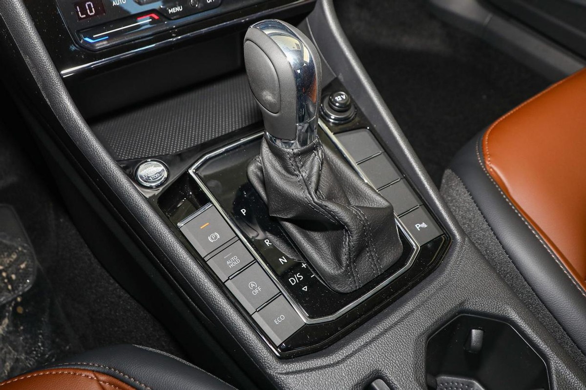 大众朗逸值得买吗哪款好,最亲民最合适的家用车型大众朗逸