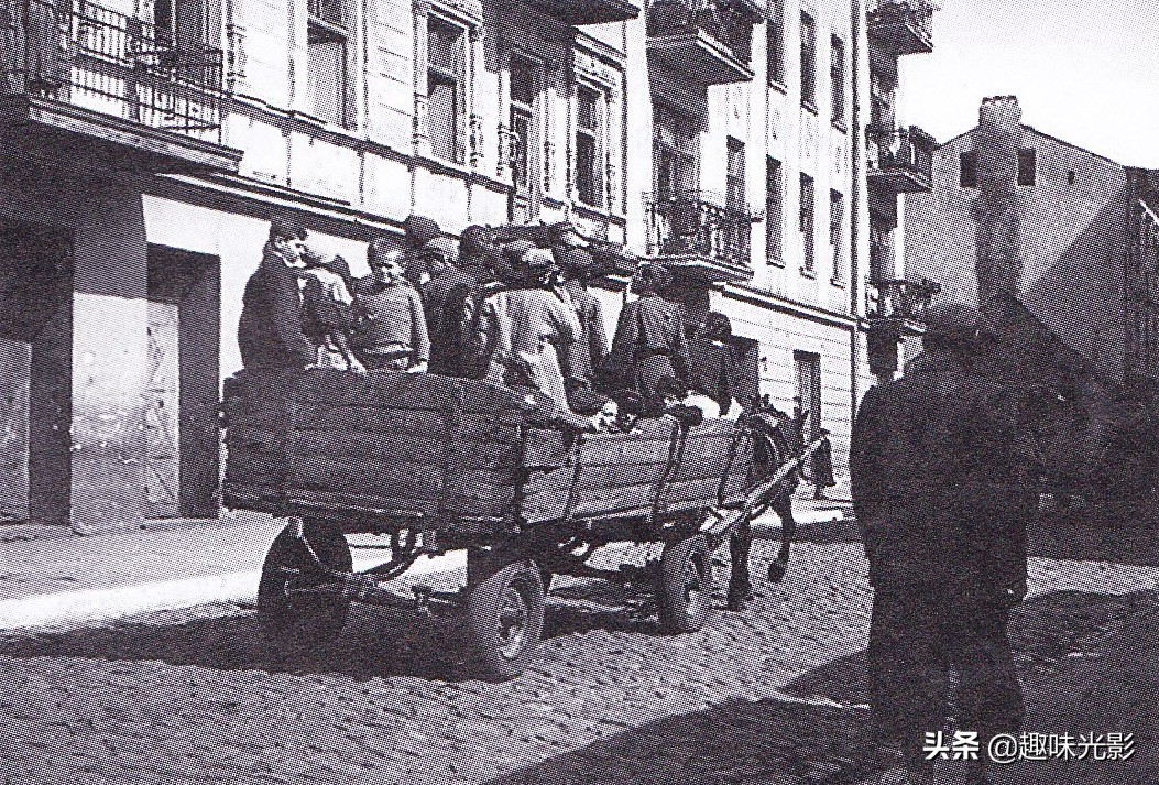 二战时期犹太人为什么被纳粹屠杀,犹太人在二战时期为什么会被杀戮