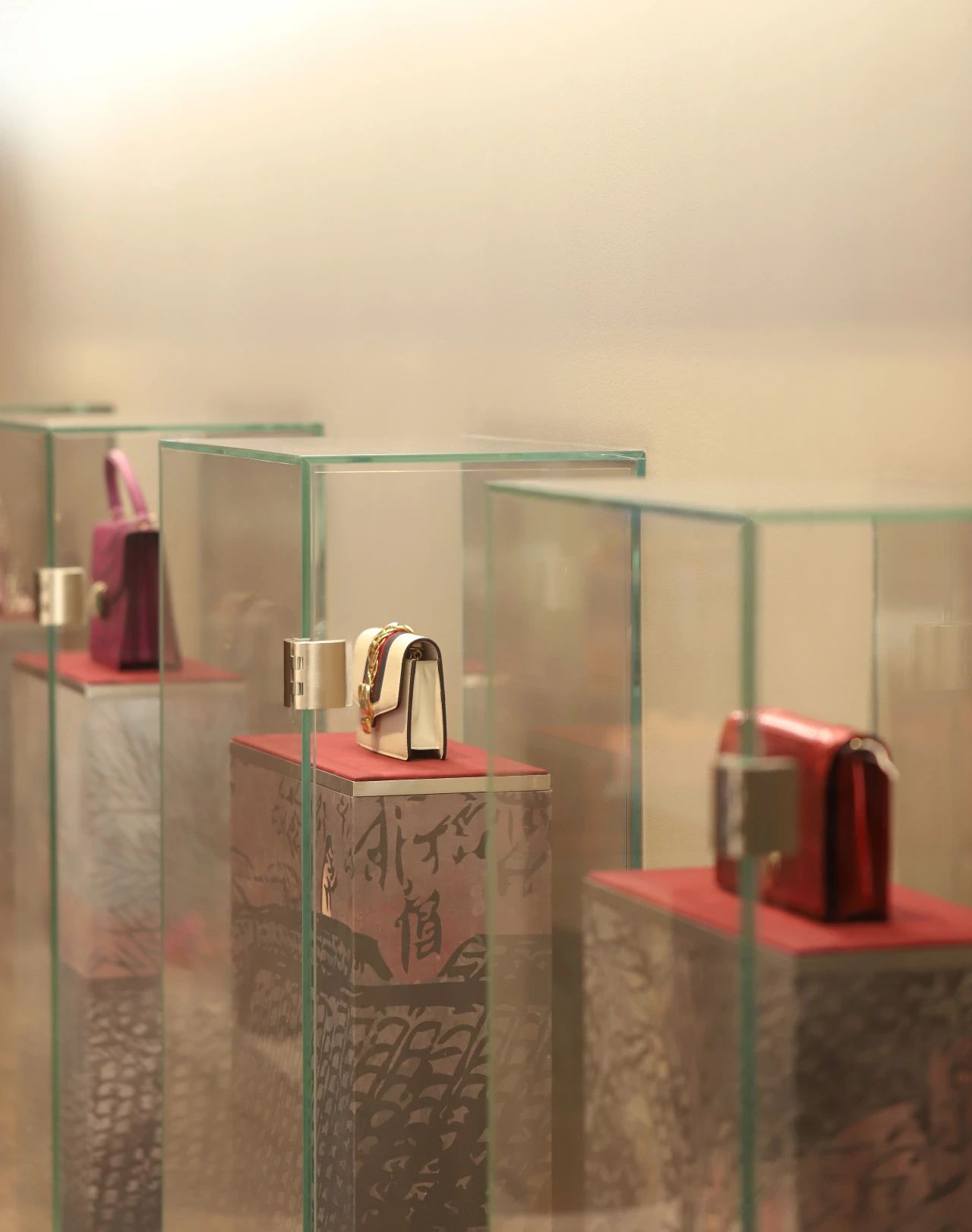 八荒设计：品真阁北京概念旗舰店阐释东西融合的诗意之美