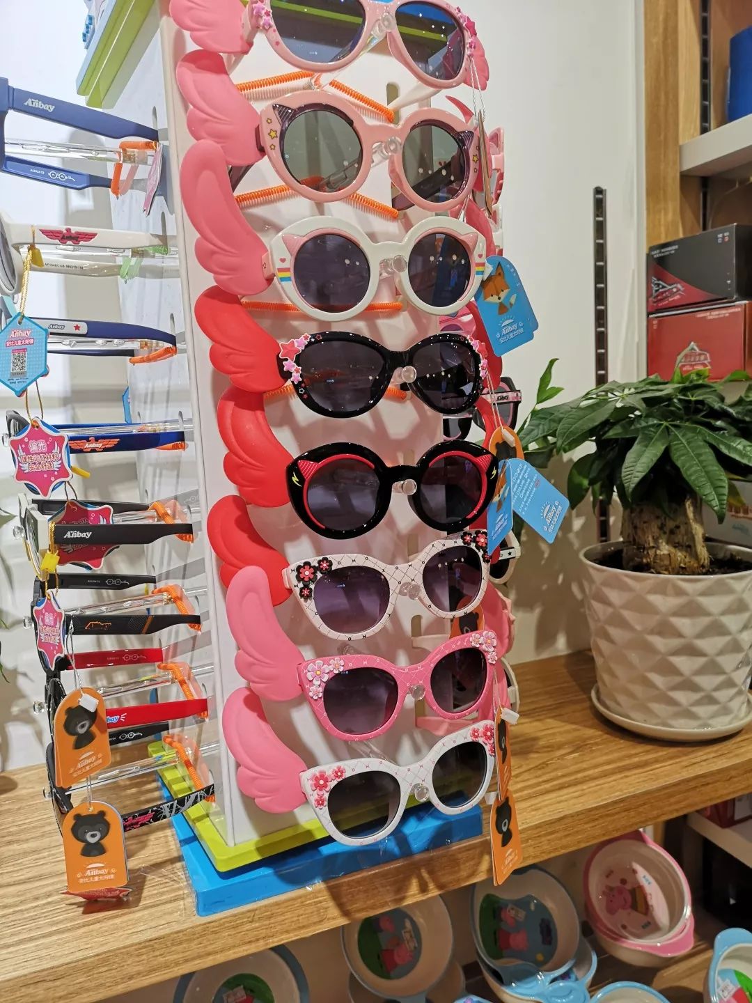 眼镜品牌排行榜前十名墨镜,一岁儿童墨镜测评推荐