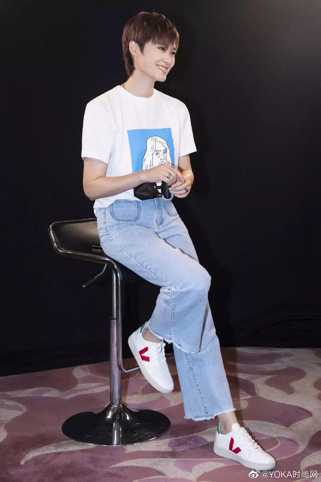 洋气破洞牛仔裤九分牛仔裤,回头率高的破洞牛仔裤