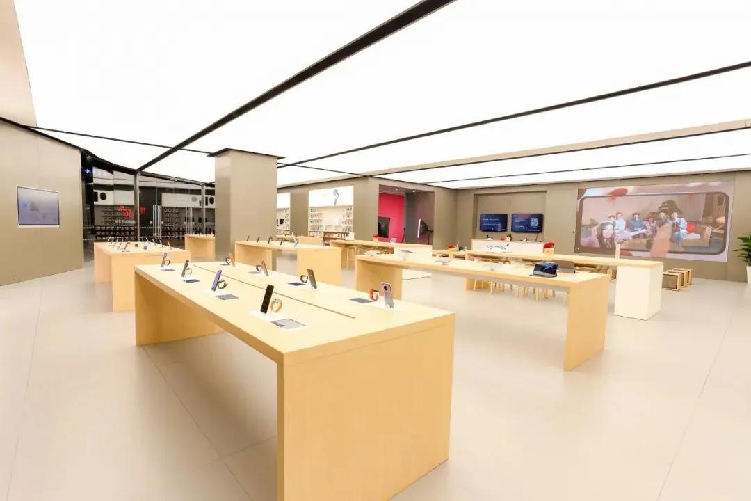 东莞市民盈国贸华为授权体验店,东莞国贸华为授权体验店