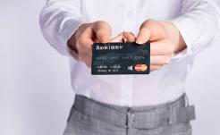 信用卡金卡和普通卡有什么区别,邮政信用卡金卡和储蓄卡金卡