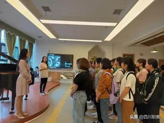 中学生面部彩绘,高校手绘