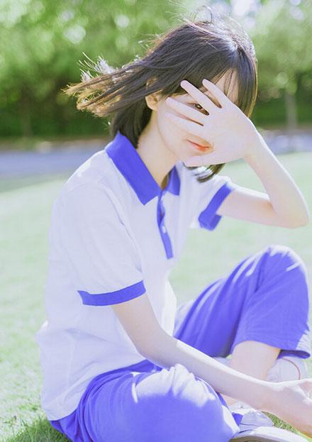 秋季校园人像拍照姿势,校园风拍照姿势大全