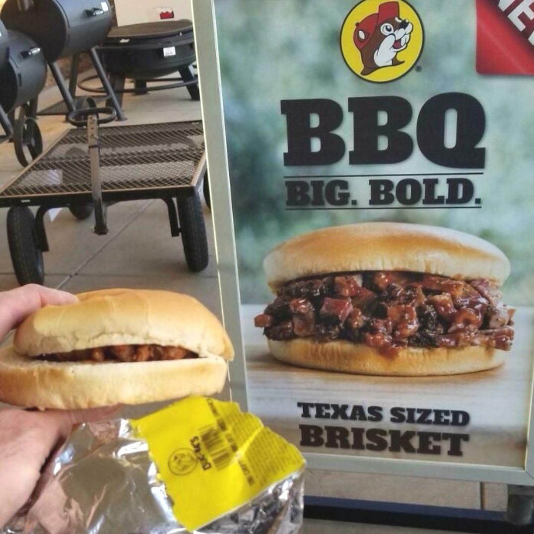 18张笑到头掉的“广告不实照”，我说，那个饼是忘记放馅了吗？