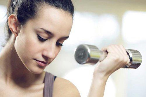 女生哑铃训练动作大全,哑铃减肥动作女生