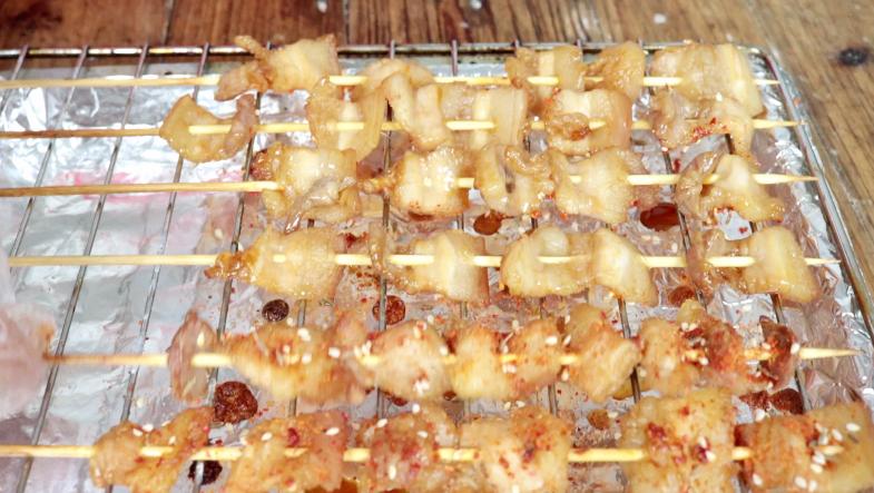 想吃羊肉串不用出去买教你在家做,想吃烧烤自助又不想自己动手