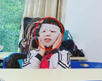 小学生作业本火了，一笔一划整整齐齐，老师：明明超强却过分慎重