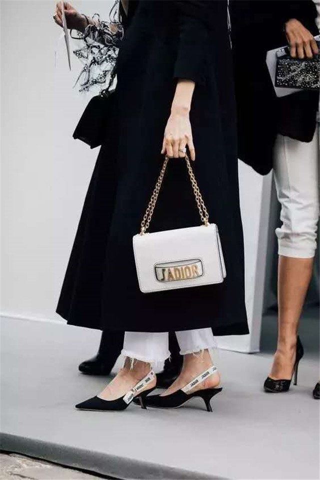 哪些轻奢品牌的鞋子值得推荐,最值得入手的奢侈品潮鞋