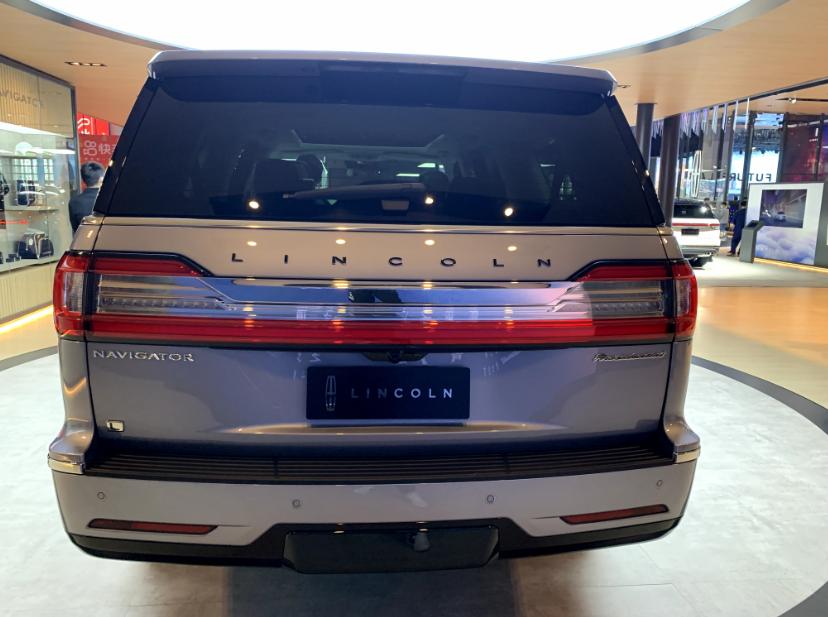 百万大林肯七座suv车型价格,新款林肯领航员值不值得买