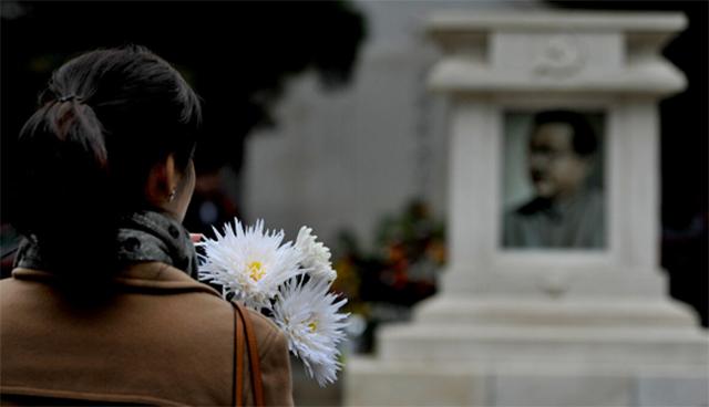 工作狂人任弼时，生命最后一刻还在工作，9个儿女只留下4人