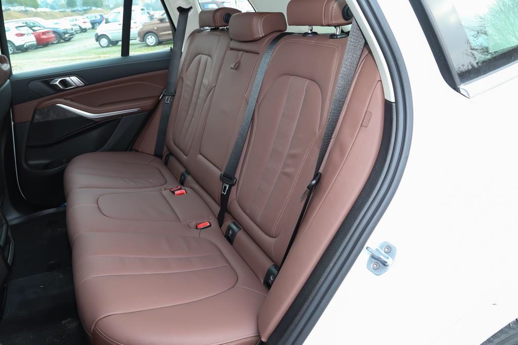 宝马x5m雷霆版2021款油耗,宝马x5油耗2.0t一公里是多少