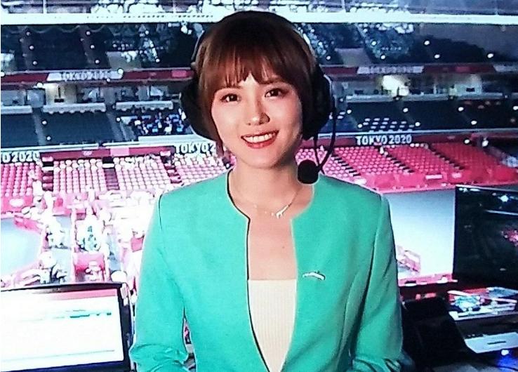 央视女主持人惊艳气场,央视5女解说员