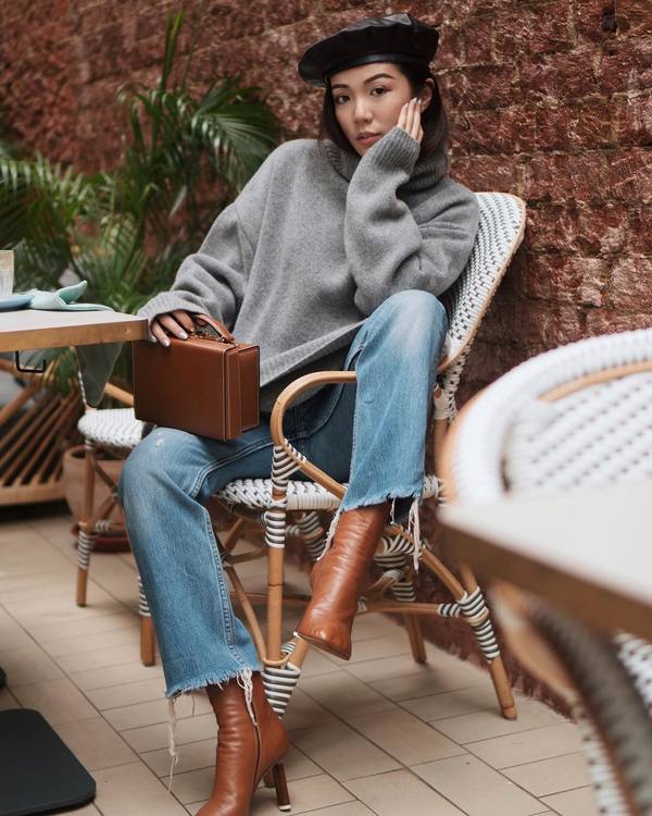 什么颜色显白适合黄黑皮肤衣服,最流行的衣服颜色显肤色白