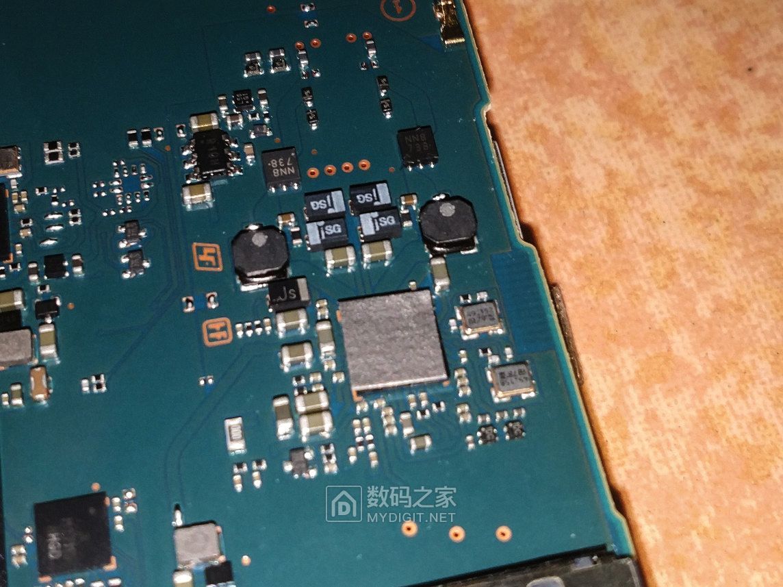 售价1000元的索尼NW-A45无损音乐*放播**器拆解！对比NW-A35主板图