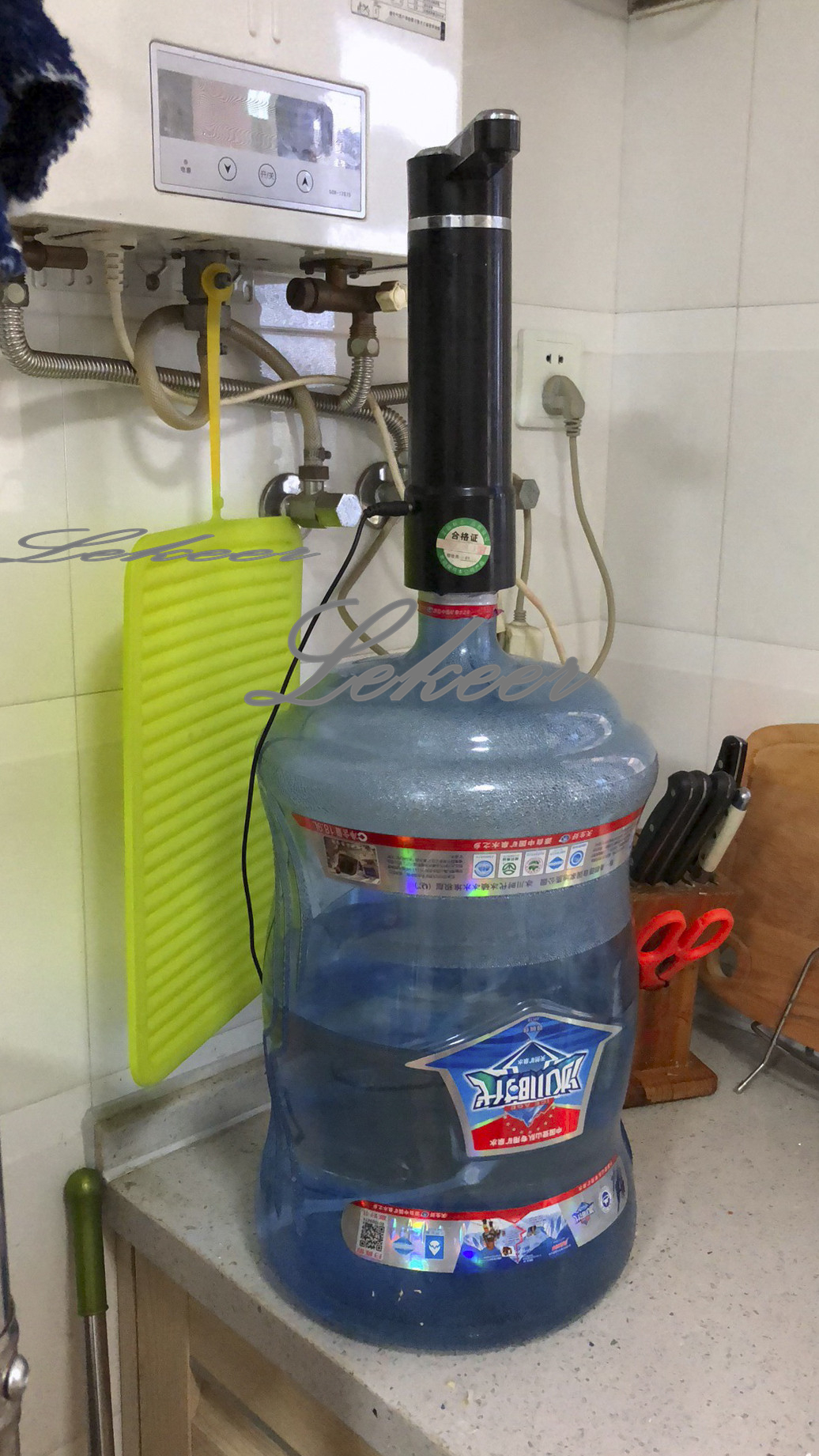 桶装水开封三天细菌比自来水高,桶装水没开封半年喝了会怎样