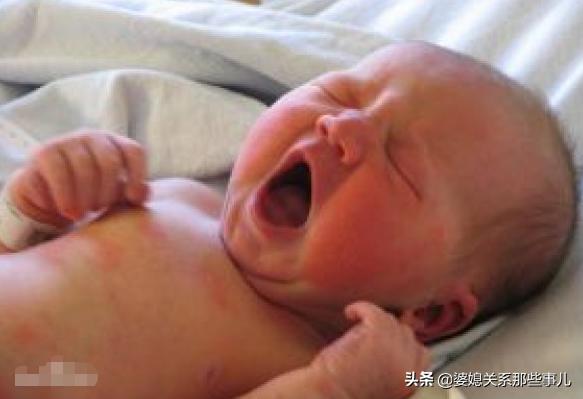 新生儿总是睡不安稳哭闹,新生儿总是睡不着咋办