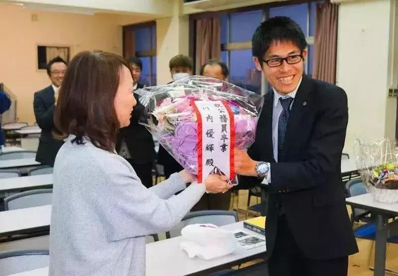 跑圈大事件,川内优辉波士顿马拉松夺冠瞬间