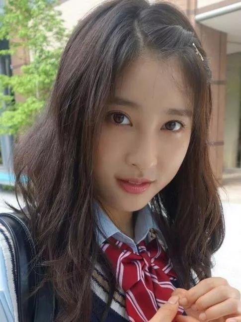 大脸女孩如何显脸小,大脸妹子必学的瘦脸诀窍