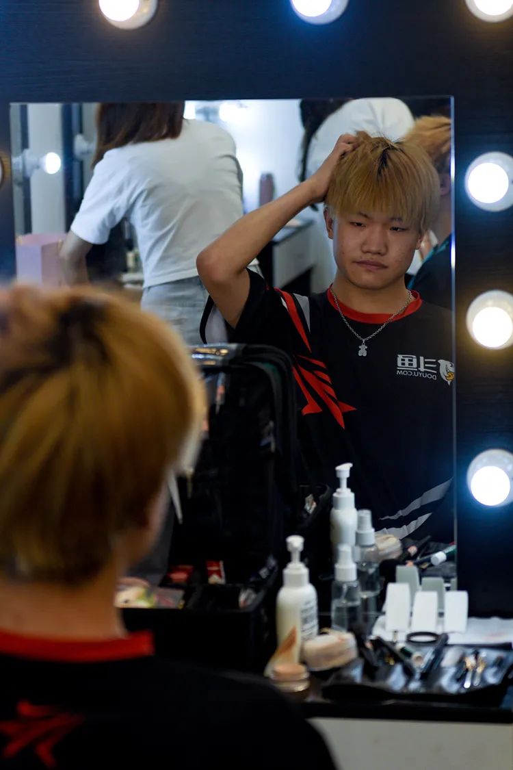 普通的追梦人|PEL群像:为梦想奋斗的普通工作者们