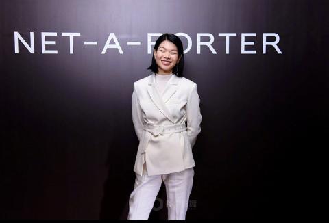 这个敢在客厅挂“*爱性**关系”画的妈妈，太飒了