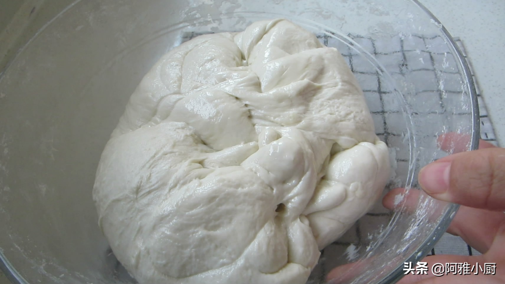 又酥又软的家常烙饼简单做法,如何和面烙饼软而且层多