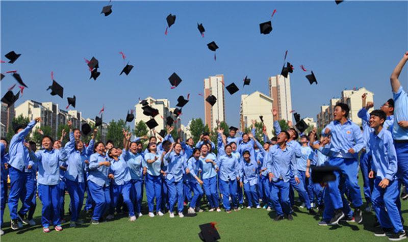 承德一中，承德市最好的中学，不就收反驳，就读的感受是怎样的体验