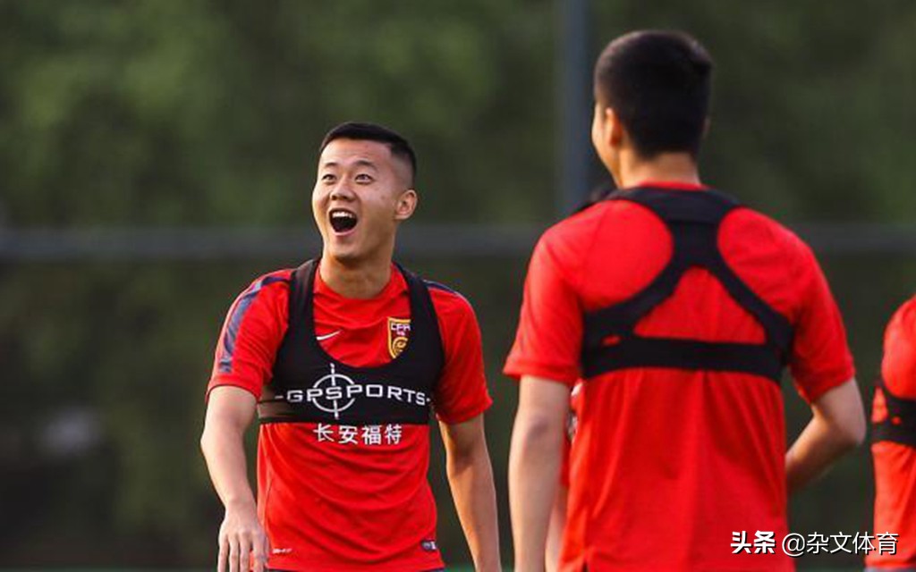 国足训练球员身上装备,国足青训器材