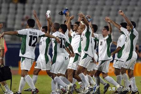 一战成名足球巨星,17岁的一战成名彻底征服里皮