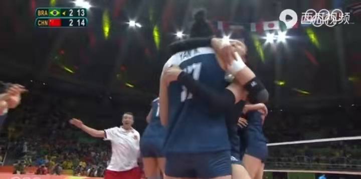 河南农村女孩，靠打排球，年薪超千万，逆袭成女排队长、奥运冠军