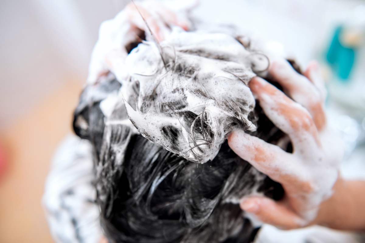 头发毛躁很油适合什么发型,头发控油最简单的方法