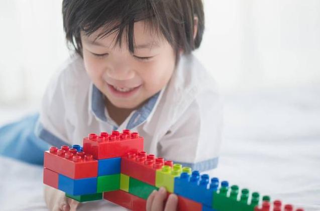 宝宝夜间哭闹的原因及解决办法,半夜宝宝大哭不止怎么都哄不好