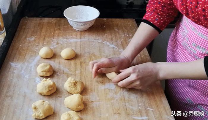 1碗面粉3个鸡蛋和面不用一滴水,1碗面粉5个鸡蛋做蛋糕不用烤