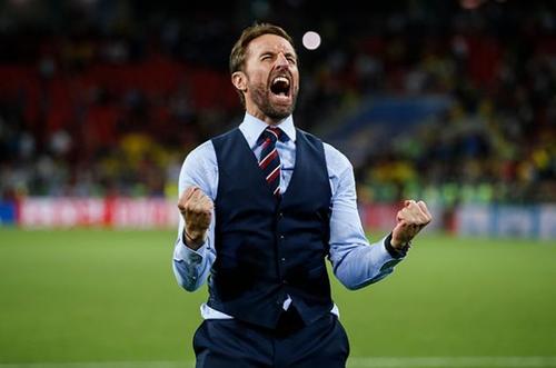 老照片曼联经典沃达丰球衣,老照片球场奔跑