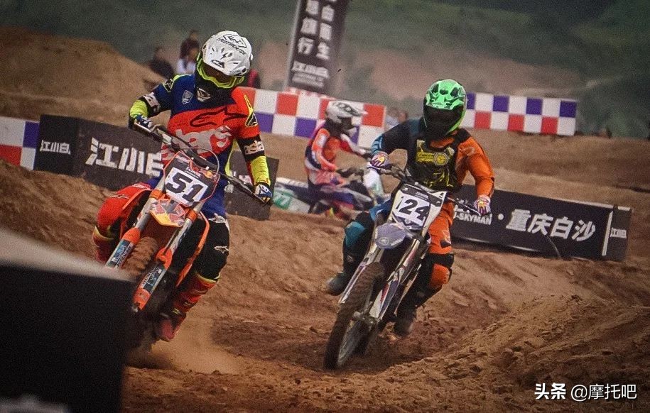 这摩托真好喝。。。不对....这酒真好骑！