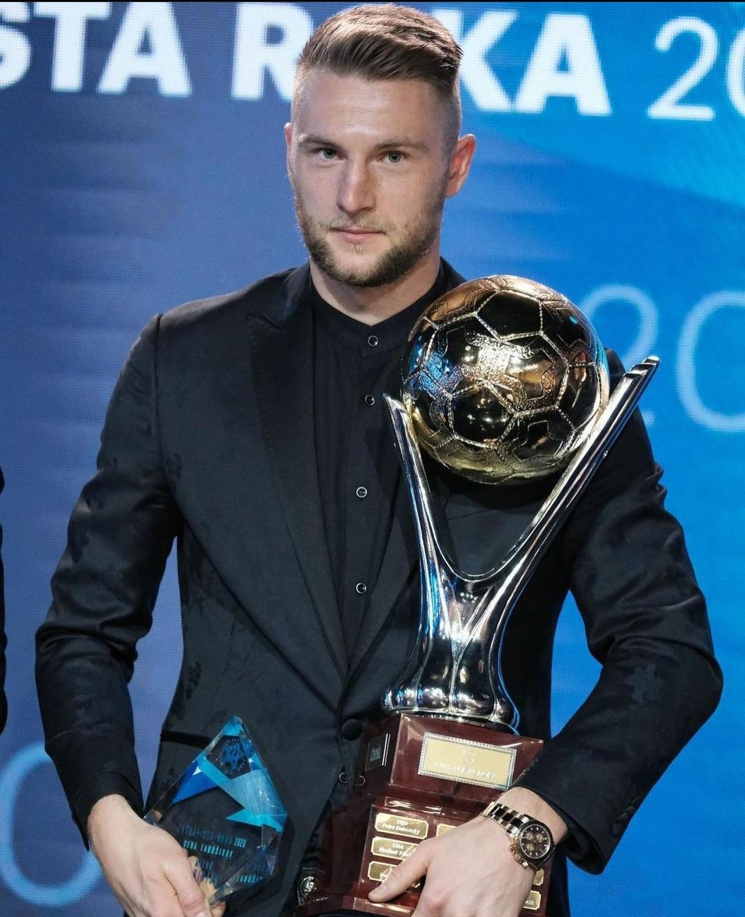 国米三冠王年轻新星续写传奇,国米两巨头四件事稳定国米定新帅