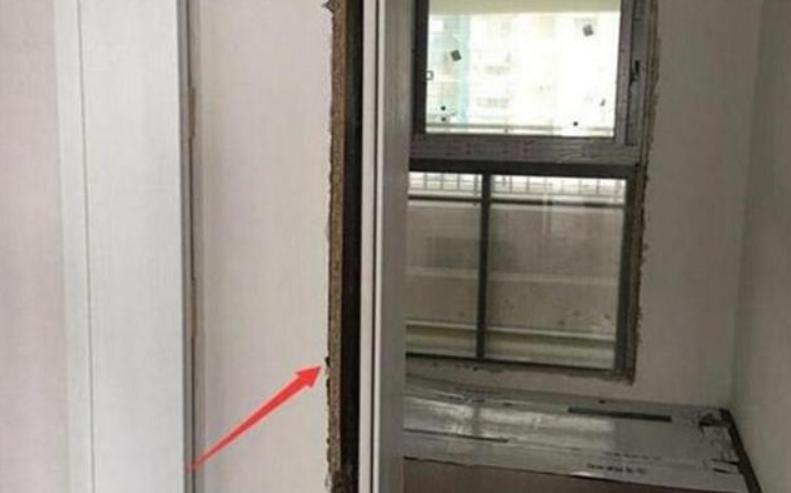 进户门套有缝隙,门套与集成板的缝隙怎么处理