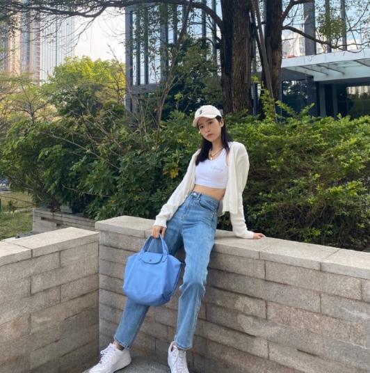 周雨彤穿搭衬衫夏季,周雨彤穿衣搭配图白色