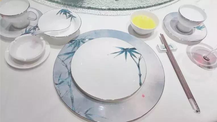 郑州适合20人聚餐的饭店 (郑州适合10-20人聚餐的地方)