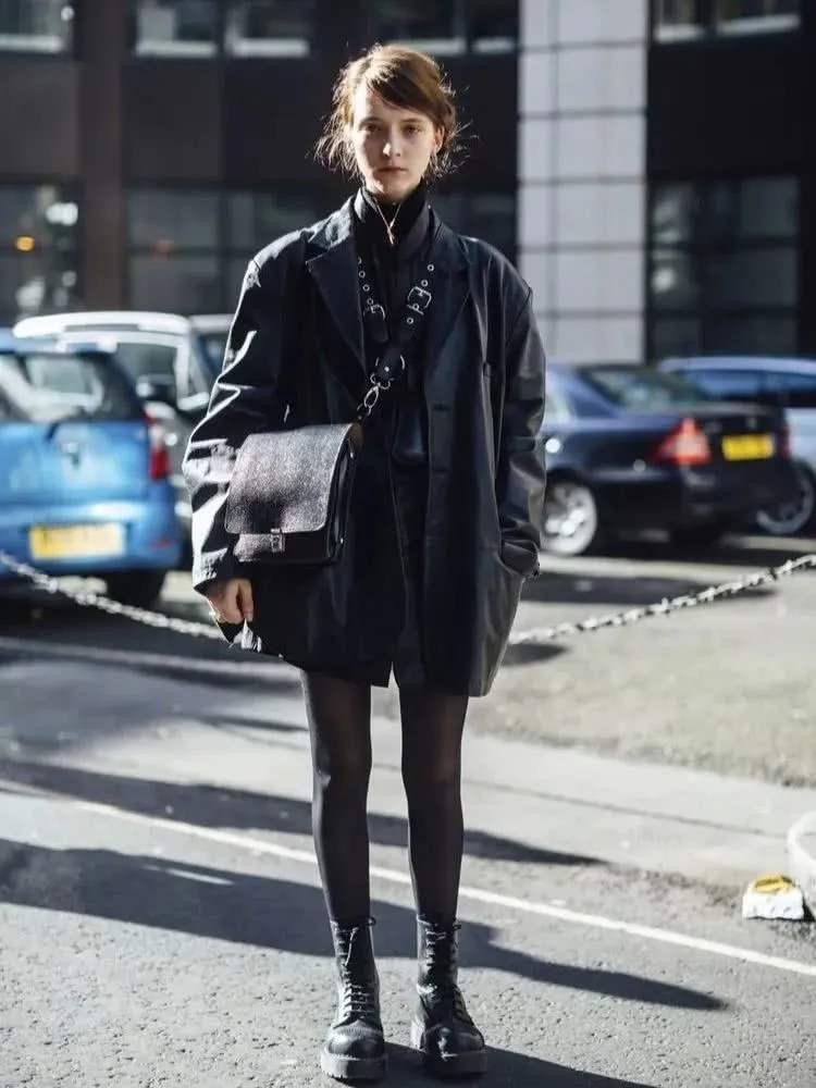 马丁靴的三种不同风格搭配,马丁靴要怎么穿才好看