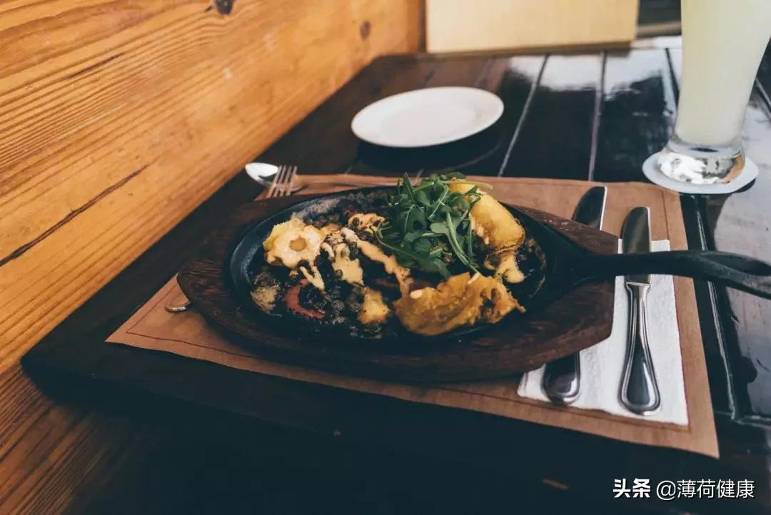 隔夜菜亚硝酸盐怎么去除,烹饪后的隔夜饭亚硝酸盐含量高吗