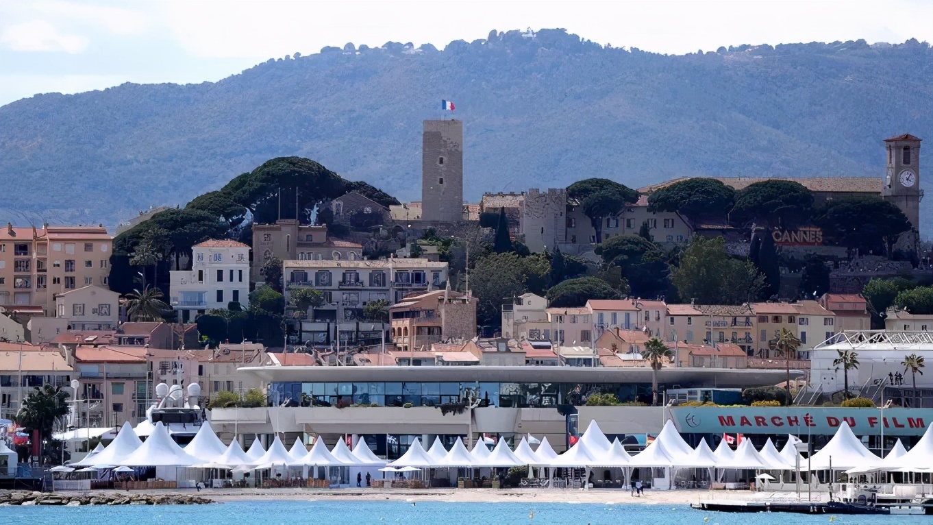 戛纳电影节是商业吗,戛纳电影节注重艺术还是商业