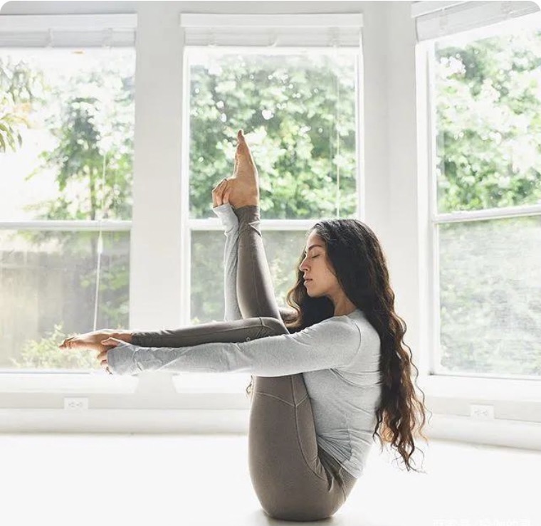 4个动作甩掉拜拜肉让你显瘦10斤,几个动作教你解决手臂拜拜肉