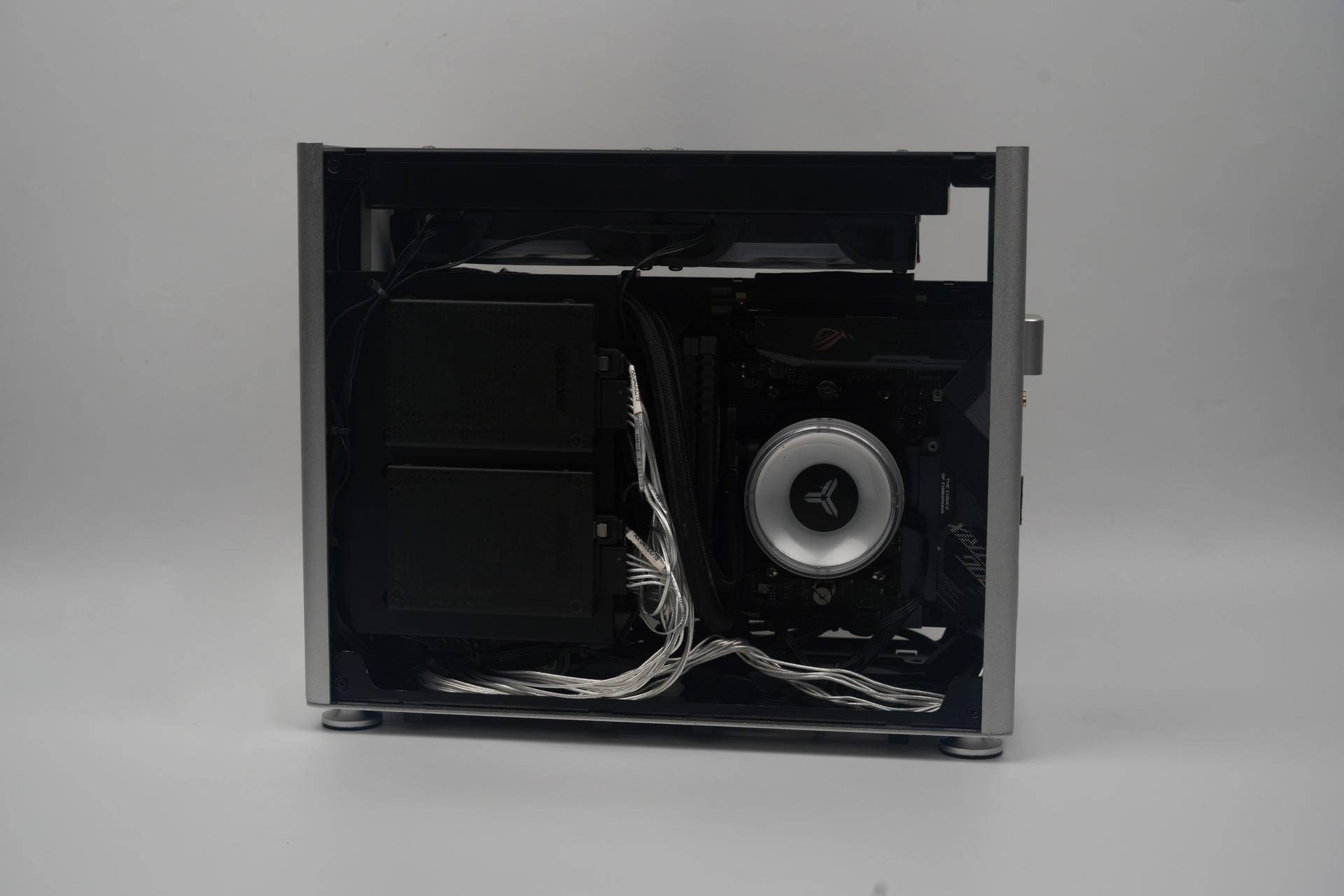 鑫谷gp600g电源爱国跟黑金版区别,itx电源推荐650w