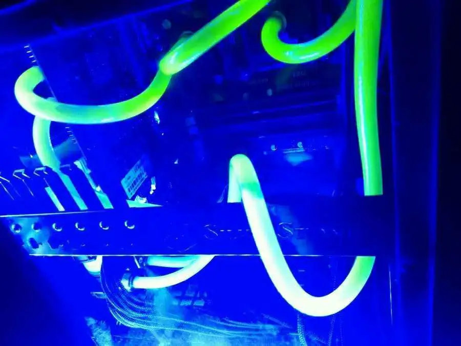 上万的电脑打游戏,5000块钱的电脑打游戏