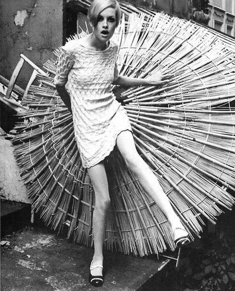 体重41kg的她，*翻推**了梦露性感丰腴的审美革命，成划时代流行符号