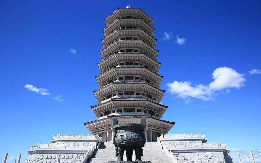 乌苏镇东方第一哨所哨兵,黑龙江边境边防战士冬天站岗