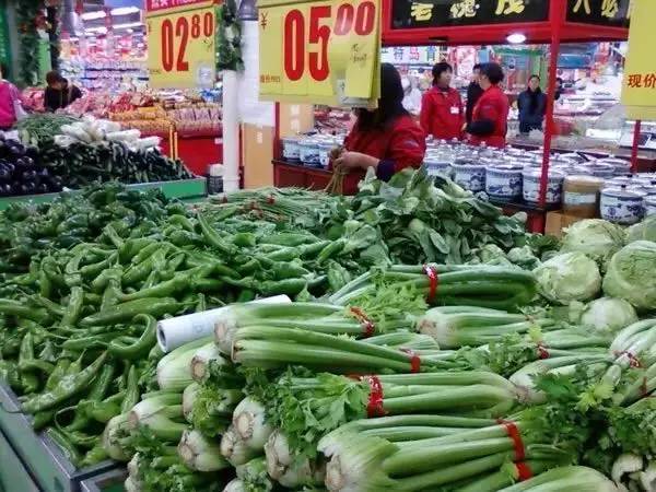 她叫九妹，在武汉做文员，月薪3000，她是这样生活的