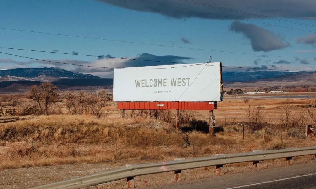 OFFWAY-很潮 深度Kanye发布Yeezy Season 8，却被女儿抢了风头